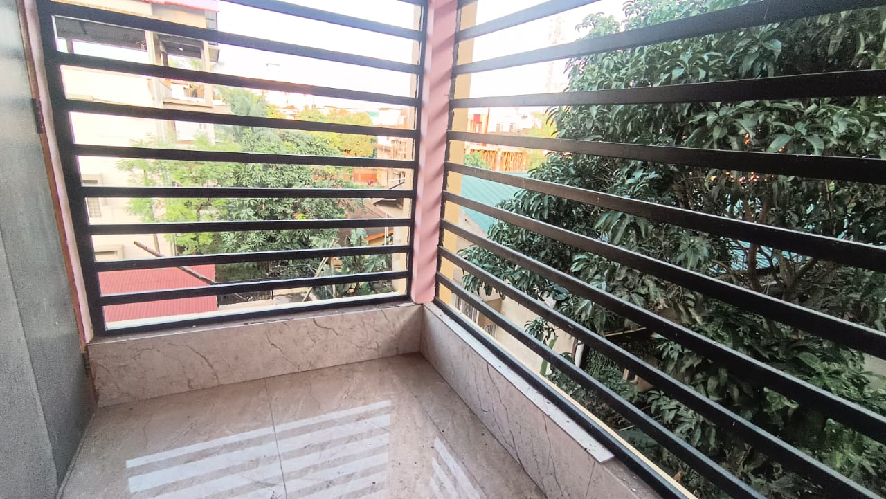 Unfurnished 5 bhk in Hatigaon for Rent